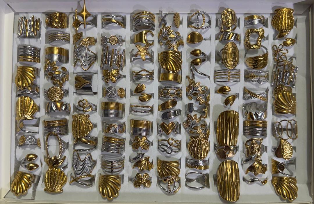 Anti-Tarnish 18K Gold & Silver PVD Plated Set of 100 Assorted Adjustable Finger Rings Box