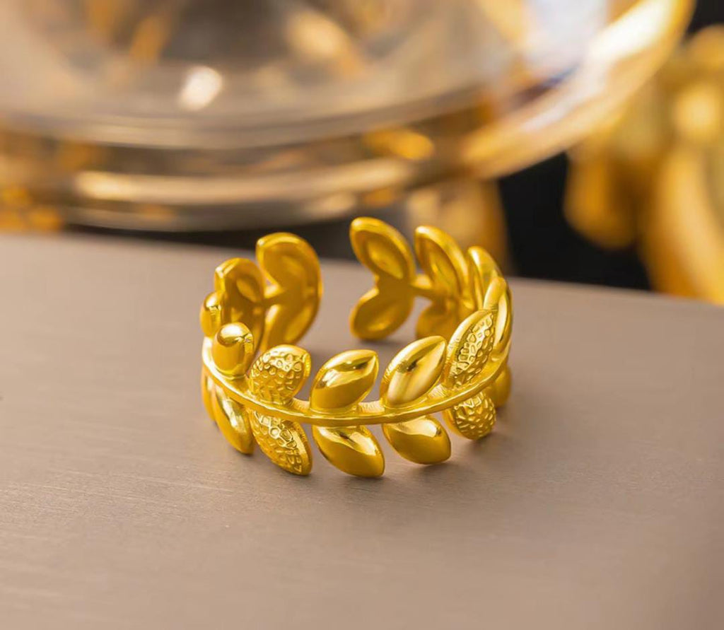 Anti-Tarnish Gold Plated The Round of Leafs Ring