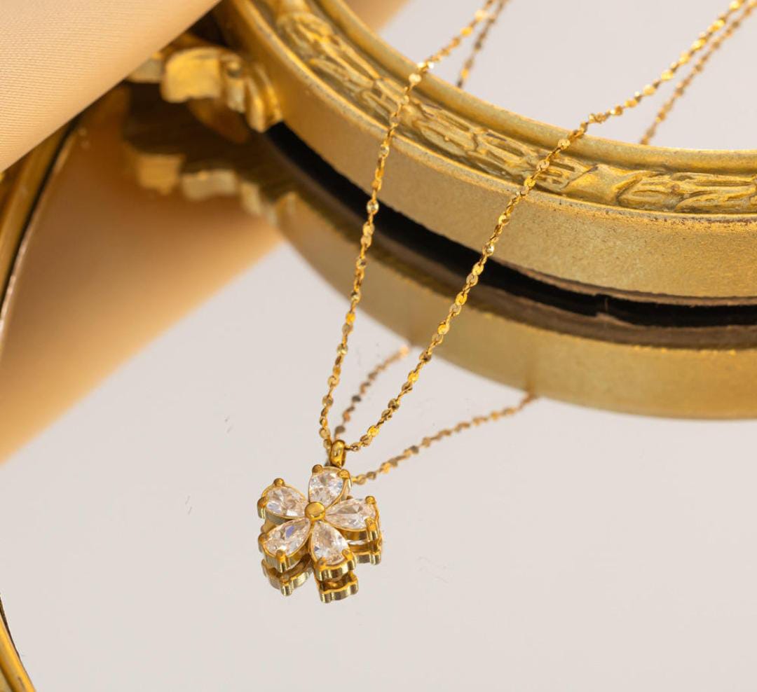 Anti-Tarnish Sparkling Flower Stainless Steel Necklace