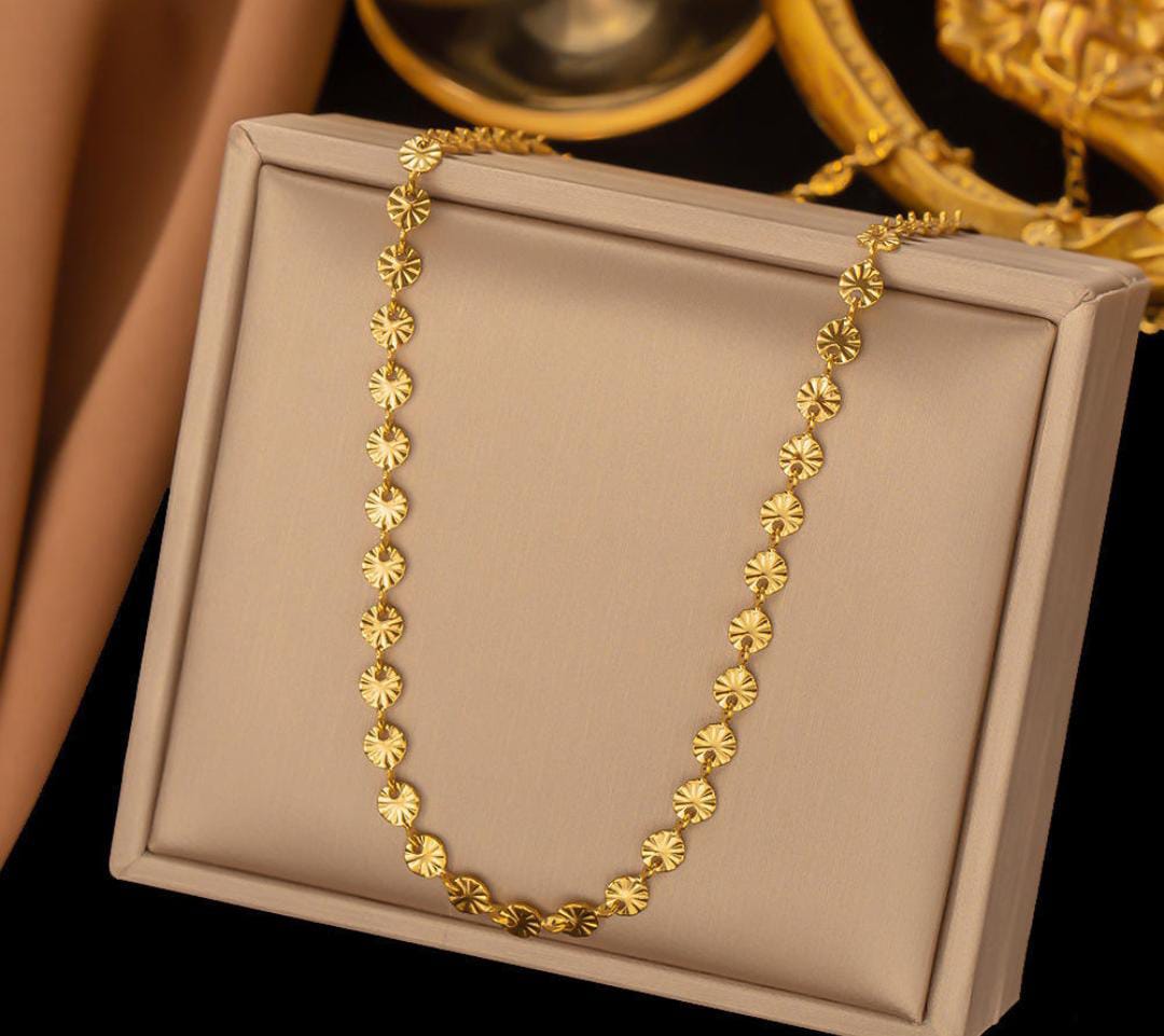 Anti-Tarnish Sunburst Link Chain Stainless Steel Necklace