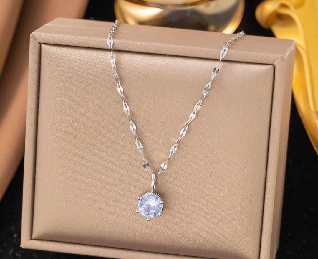 Anti-Tarnish Silver Six Claw Single Diamond Lip Chain Stainless Steel Necklace