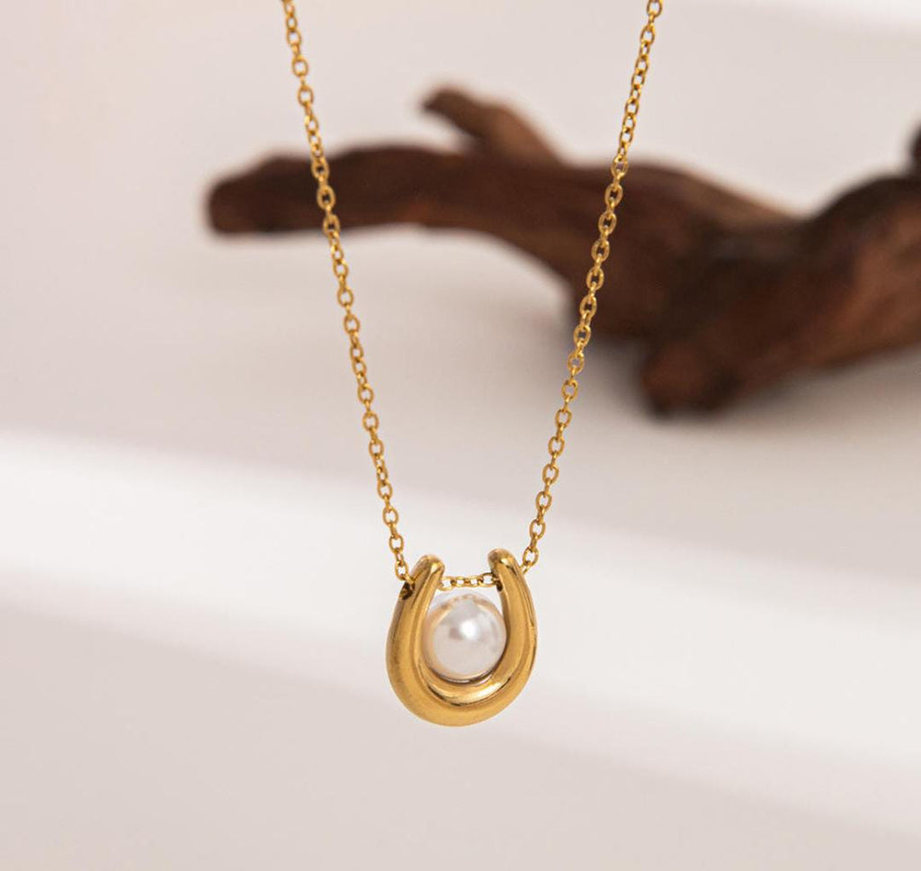 Anti-Tarnish U-Pearl Stainless Steel Pendant Necklace