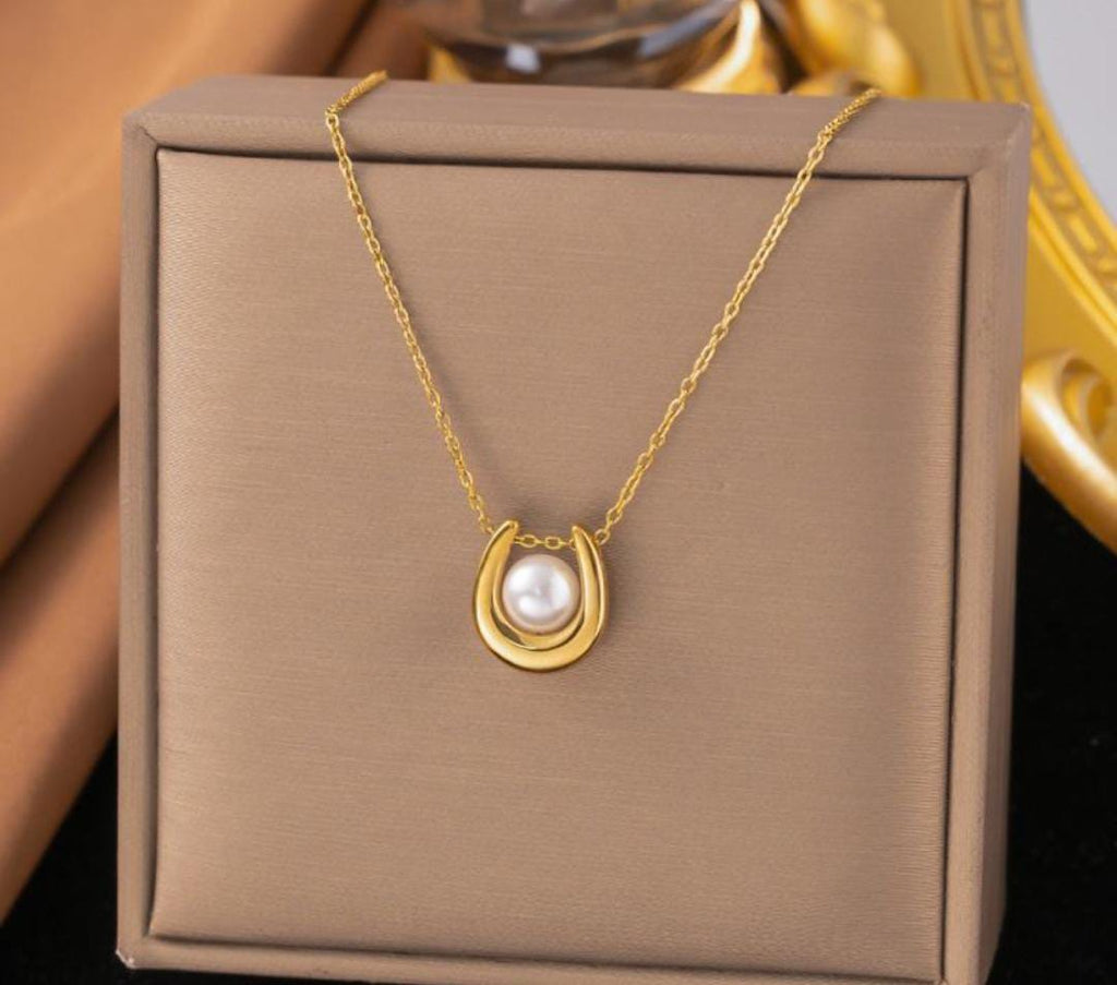 Anti-Tarnish U-Pearl Stainless Steel Pendant Necklace