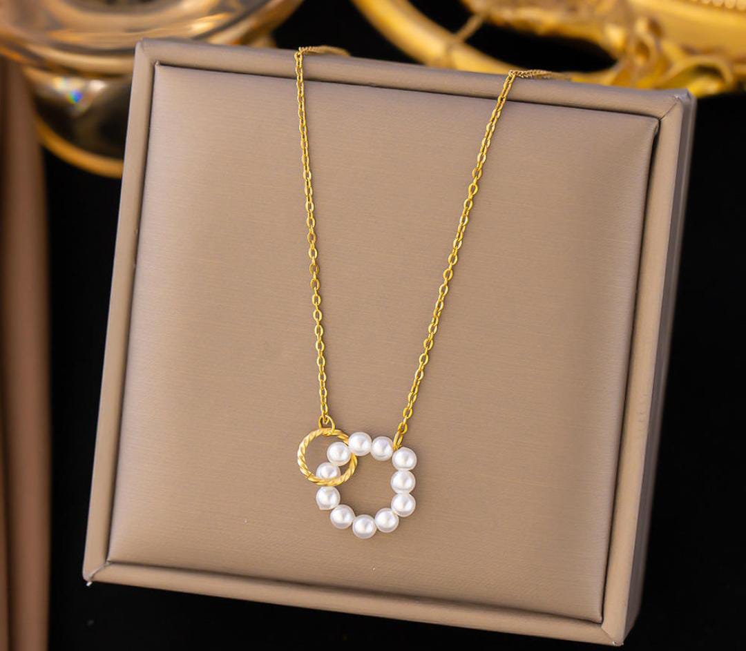 Anti-Tarnish Pearl Interlocked Rings Stainless Steel Necklace