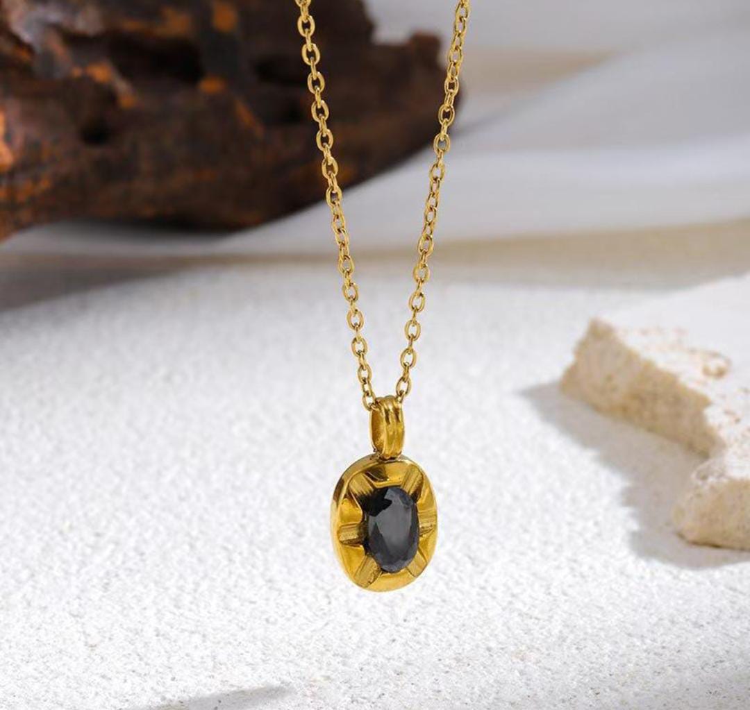 Anti-Tarnish Retro Black Diamond Pendant Stainless Steel Necklace