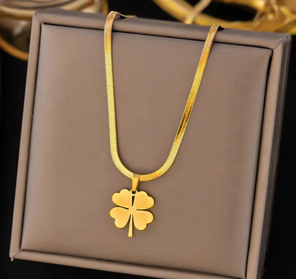 Anti-Tarnish Lucky Leaf Pendant Flat Snake Chain Stainless Steel Necklace