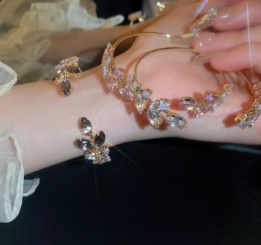 Exquisite Crystal Leaf Open Cuff Bangle Bracelet (Assorted Colors)
